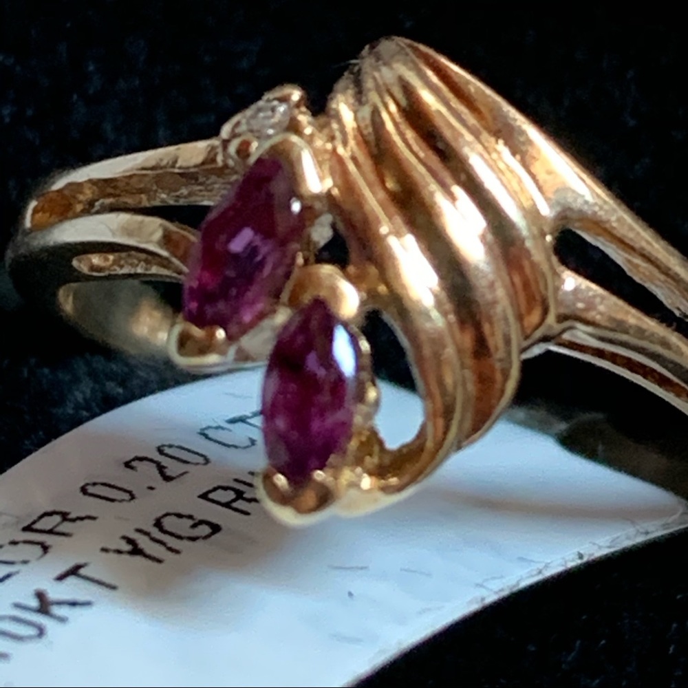 10K GOLD RUBY & DIAMOND ACCENT RING - Picture 4 of 8